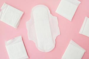 Menstrual Pads 101: How To Choose Them and Use Them
