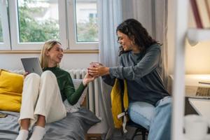 Is It True That Women’s Periods Sometimes Sync?