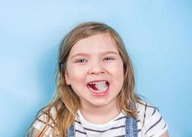 اگر عاشق جویدن یخ هستید، این هشدار مهم بدن را بخوانید