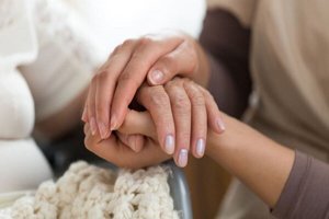 اهمیت خودمراقبتی و سلامت روان زنان در بحران مهر